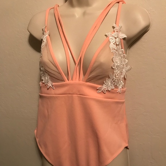 Boohoo night peach color bodysuit - Picture 2 of 4